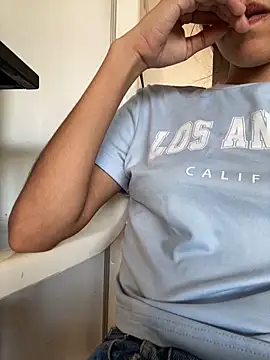 Snapshot of roc_i chatting on February 2026 11:31:02 PM roc i online show from February 2026 11:31:02 PM