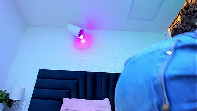 Dahliablack online show from March 2026 04:24:01 PM