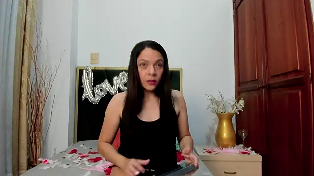 Snapshot of AnnaBroooks chatting on February 2026 02:03:02 PM AnnaBroooks online show from February 2026 02:03:02 PM