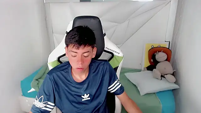 Snapshot of Liarr_ chatting on February 2026 08:05:01 PM Liarr online show from February 2026 08:05:01 PM