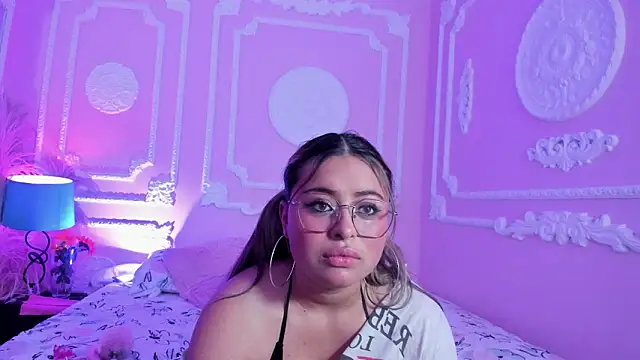 Snapshot of AngellVisen chatting on February 2026 06:48:01 PM AngellVisen online show from February 2026 06:48:01 PM