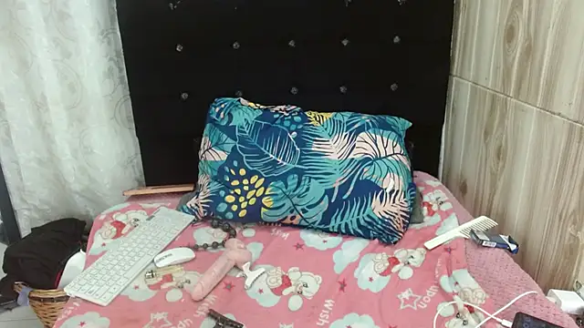 Snapshot of Camil4_milf_1 chatting on February 2026 06:40:02 AM Camil4 milf 1 online show from February 2026 06:40:02 AM