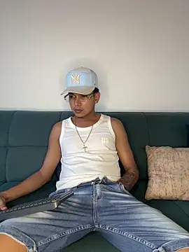 paulhot11 online show from April 2026 10:26:02 PM