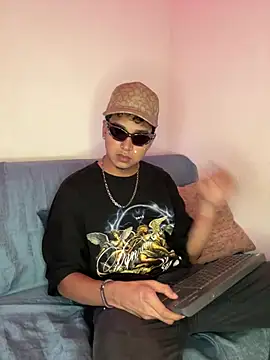 paulhot11 online show from April 2026 12:57:02 AM