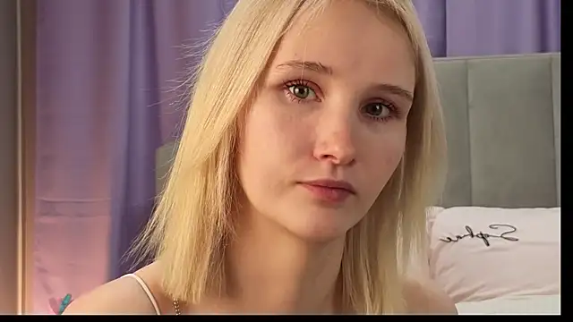 CrystalLili online show from April 2026 03:12:01 AM