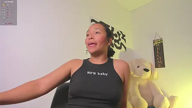 Snapshot of Nia13 chatting on February 2026 05:12:02 AM Nia13 online show from February 2026 05:12:02 AM