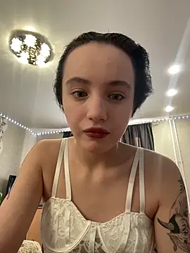 Snapshot of MiaTee chatting on February 2026 03:26:01 AM MiaTee online show from February 2026 03:26:01 AM