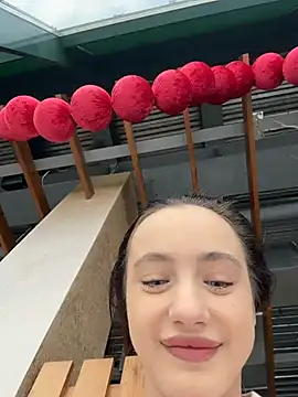 Snapshot of MiaTee chatting on February 2026 04:53:01 AM MiaTee online show from February 2026 04:53:01 AM