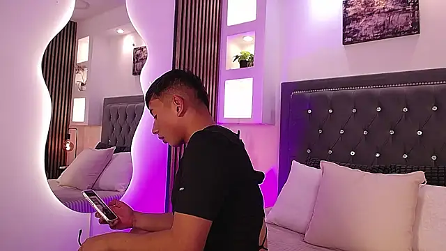 Snapshot of Fancy_Vixen chatting on February 2026 03:24:02 AM Fancy Vixen online show from February 2026 03:24:02 AM