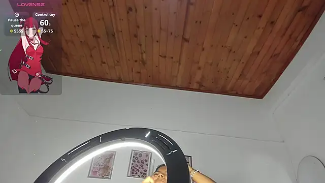 luna velveth online show from April 2026 10:31:01 AM