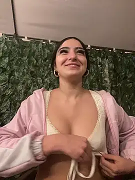 Snapshot of Valery_pink18 chatting on February 2026 02:34:02 AM Valery pink18 online show from February 2026 02:34:02 AM