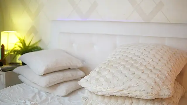 Snapshot of AlessiaPlay chatting on February 2026 09:51:02 PM AlessiaPlay online show from February 2026 09:51:02 PM