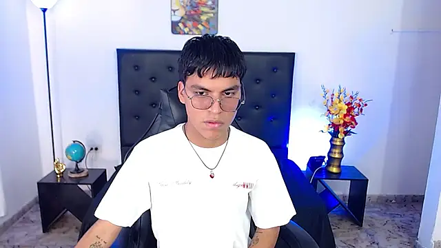Maecum18 online show from June 2026 09:05:02 PM
