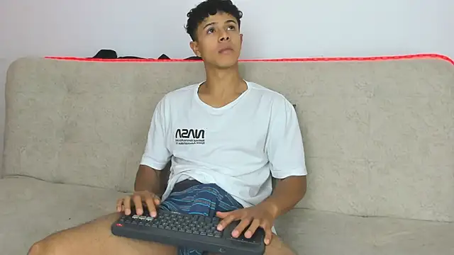  Alex Colton online show from April 2026 10:21:02 PM