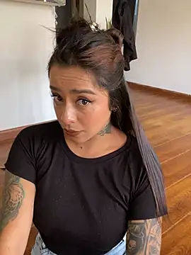 foxxy lover online show from April 2026 06:01:01 PM