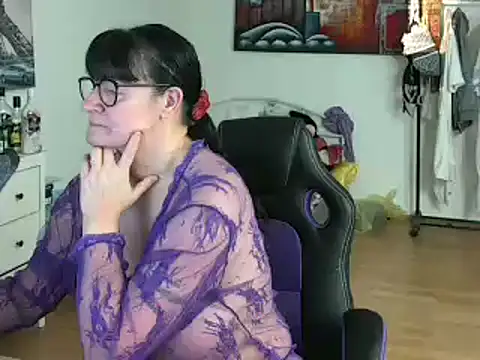 Snapshot of Sylly chatting on January 2025 07:59:01 AM Sylly online show from January 2025 07:59:01 AM