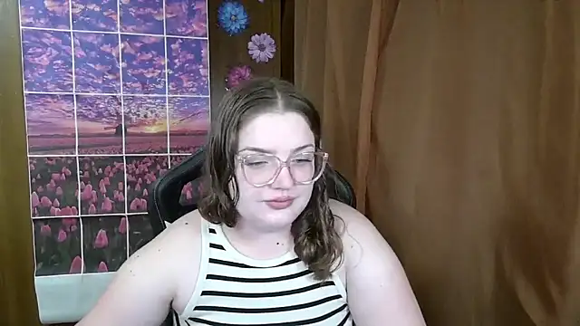Snapshot of Teasing_Dora chatting on June 2026 06:09:02 PM Teasing Dora online show from June 2026 06:09:02 PM