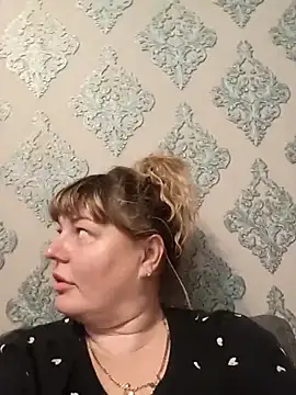 KristinaLowq online show from April 2026 04:04:02 PM