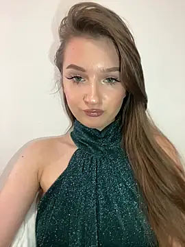 Green eyes lady online show from June 2026 12:52:02 PM