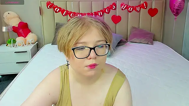 Lauraaa Smith online show from February 2026 12:39:01 AM