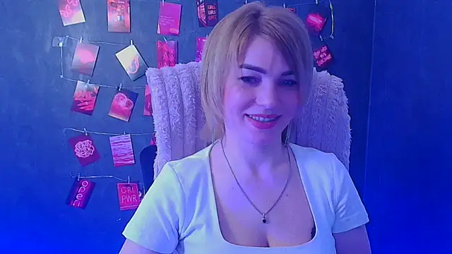 CuttieEmma online show from March 2026 12:44:02 PM