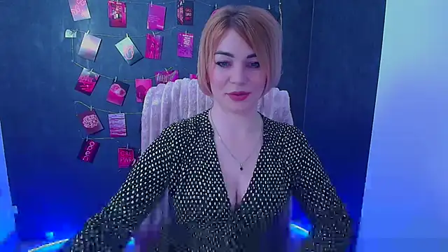 Snapshot of CuttieEmma chatting on April 2026 11:56:01 AM CuttieEmma online show from April 2026 11:56:01 AM