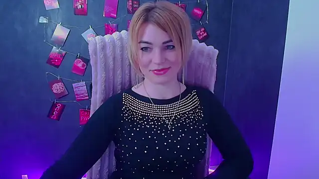Snapshot of CuttieEmma chatting on May 2026 11:48:01 AM CuttieEmma online show from May 2026 11:48:01 AM