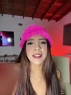 Snapshot of Pushaina__1 chatting on February 2026 05:19:01 AM Pushaina 1 online show from February 2026 05:19:01 AM