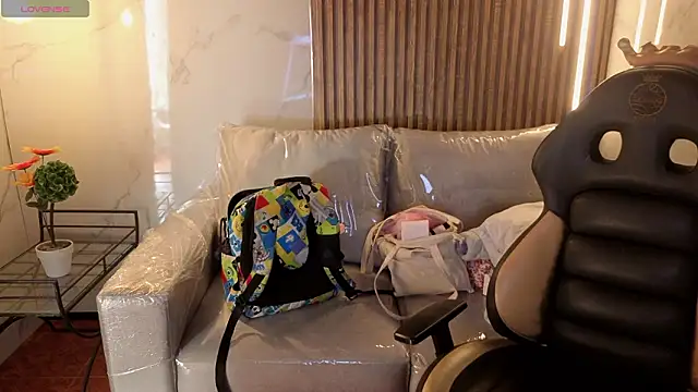 Lynn turner online show from February 2026 01:15:01 PM