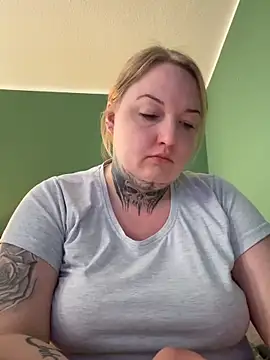 Snapshot of Lolaaxxx13 chatting on June 2026 06:08:02 PM Lolaaxxx13 online show from June 2026 06:08:02 PM