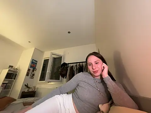 candyX  online show from April 2026 07:38:02 PM