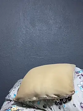 Snapshot of MeekyCurvyAss chatting on February 2026 10:02:01 PM MeekyCurvyAss online show from February 2026 10:02:01 PM