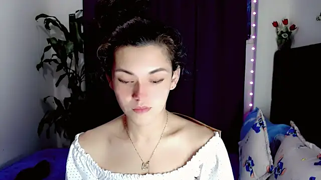 NathalialLooes online show from July 2026 06:35:02 PM