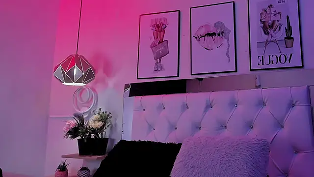 Zoe Hilton online show from March 2026 03:01:02 AM