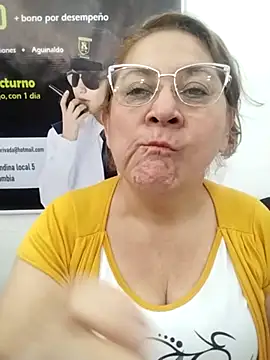 Snapshot of JULIETA_21- chatting on May 2026 01:37:01 PM JULIETA 21- online show from May 2026 01:37:01 PM