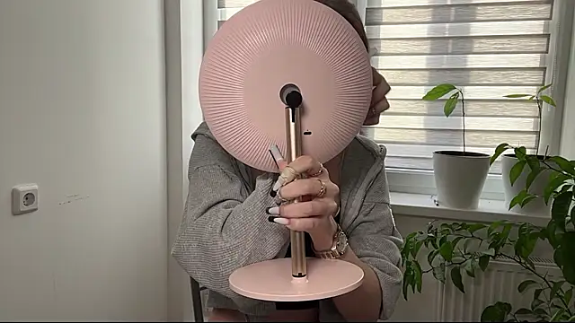 Snapshot of Sarahsolara chatting on February 2026 02:07:02 PM Sarahsolara online show from February 2026 02:07:02 PM