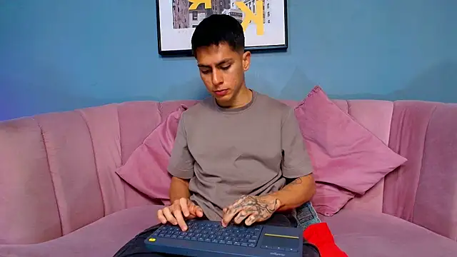 Aron pulse online show from April 2026 01:36:02 PM