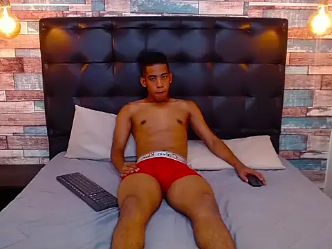 Snapshot of Luigi_Ferrer chatting on March 2026 02:18:02 AM Luigi Ferrer online show from March 2026 02:18:02 AM