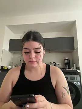 lolaaculaa online show from June 2026 01:45:01 PM