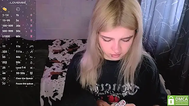 MoonlightGrace online show from April 2026 03:17:01 PM