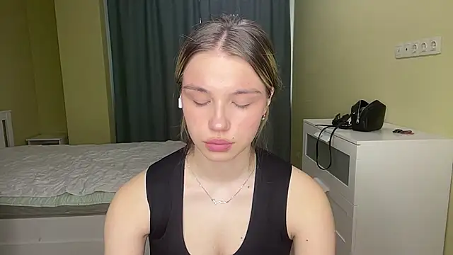 Snapshot of EarthaStinett chatting on February 2026 12:36:01 PM EarthaStinett online show from February 2026 12:36:01 PM