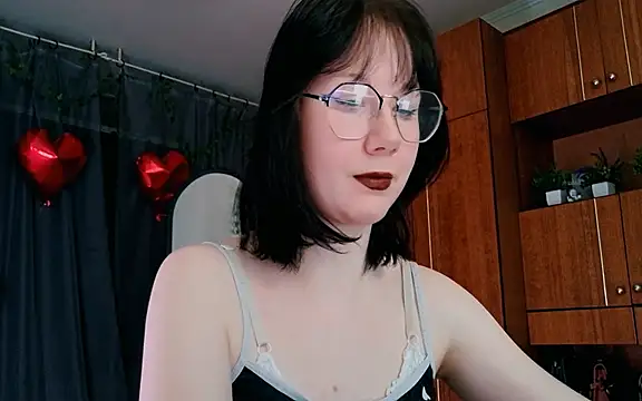 Snapshot of marty_bree chatting on February 2026 01:43:01 PM marty bree online show from February 2026 01:43:01 PM