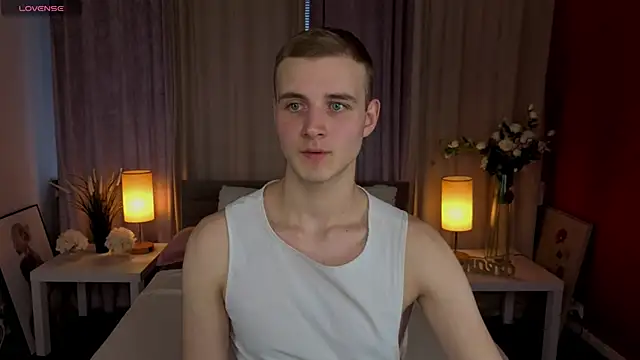 Snapshot of HereAlexColee chatting on February 2026 02:13:01 PM HereAlexColee online show from February 2026 02:13:01 PM