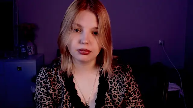 Snapshot of Ophelia_Ritz chatting on May 2026 10:15:01 PM Ophelia Ritz online show from May 2026 10:15:01 PM