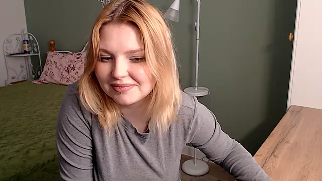 Snapshot of Ophelia_Ritz chatting on June 2026 06:33:02 AM Ophelia Ritz online show from June 2026 06:33:02 AM