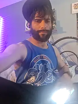 Snapshot of TrndSettr chatting on February 2026 06:50:01 PM TrndSettr online show from February 2026 06:50:01 PM