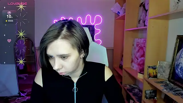 Snapshot of Scarlet_Sirenn chatting on February 2026 08:18:02 AM Scarlet Sirenn online show from February 2026 08:18:02 AM