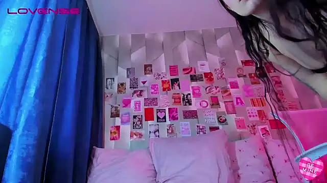 Snapshot of Alanna_Pow chatting on February 2026 03:13:01 AM Alanna Pow online show from February 2026 03:13:01 AM