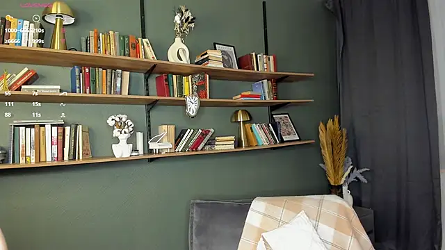 Snapshot of JuliannaLeiding chatting on February 2026 07:10:01 PM JuliannaLeiding online show from February 2026 07:10:01 PM