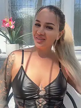 sexybatwomen33 online show from April 2026 11:54:02 AM